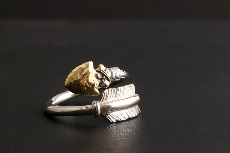 925 Thai Silver Bow and Arrow Ring - Image 1