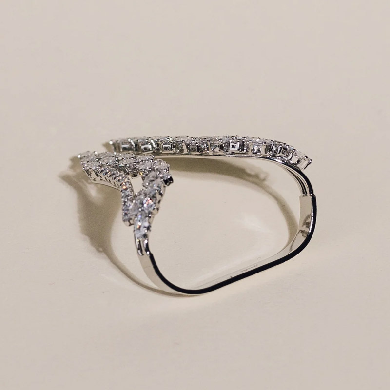 Close-up of the Zircon Ring Diamond Bracelet