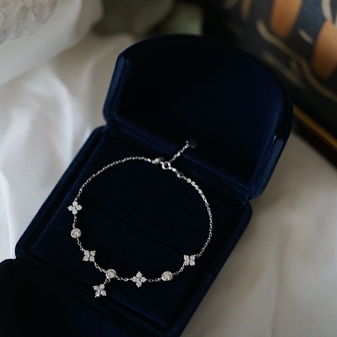 Gulpläterat fyrklöverarmband