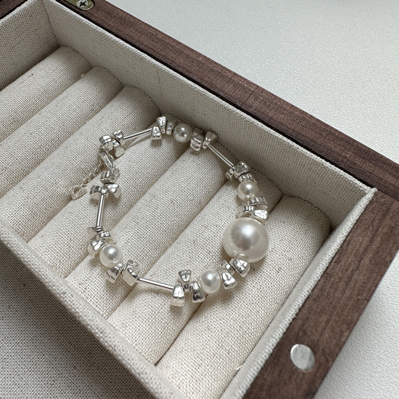 Close-up of the pearls
