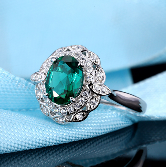 Emerald Ring Image 2