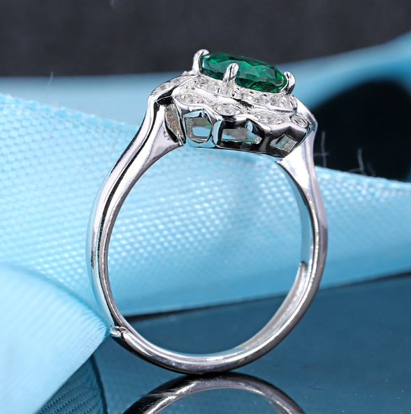 Emerald Ring Image 3