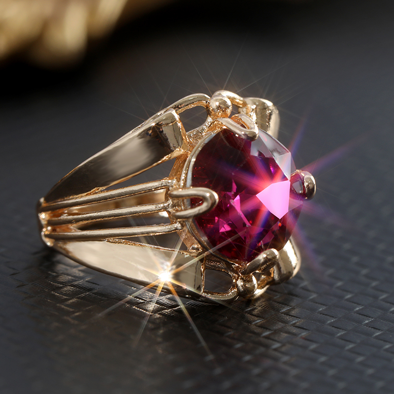 Geometric design of the Red Zircon Ring