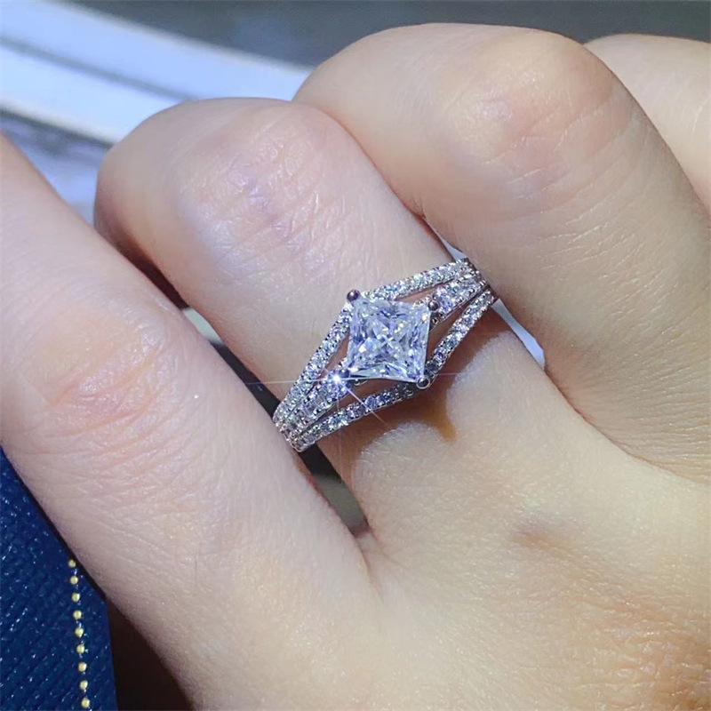 Moissanite Diamond Ring Image 4