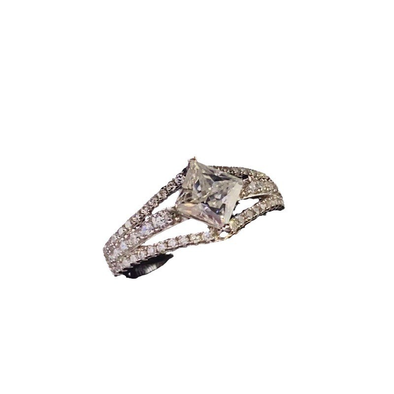 Moissanite Diamond Ring Image 5