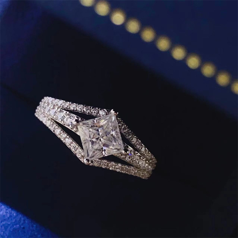 Moissanite Diamond Ring Image 2