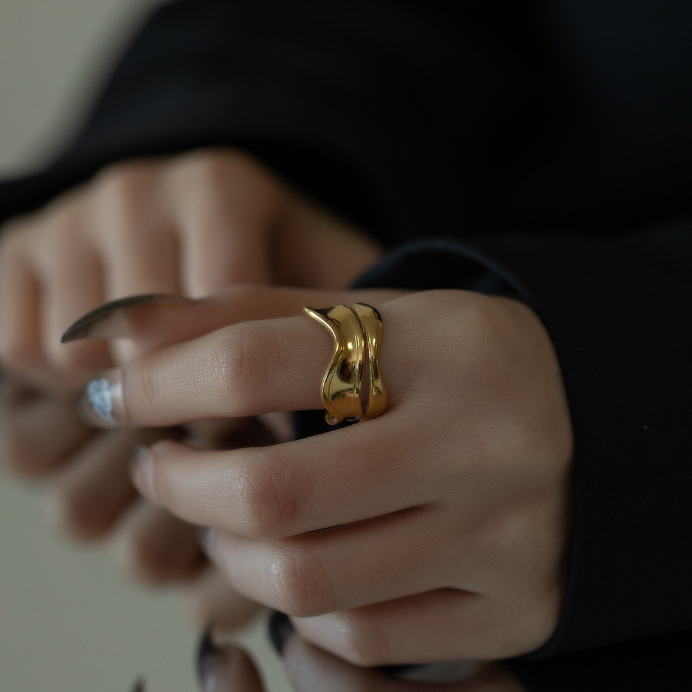 Anillo de Personalidad de Oro y Acero de Titanio con Diseño de Cruz Doble Capa 4