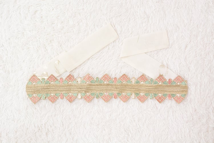 Gilded Embroidered Lace Modern White Dress Image 3