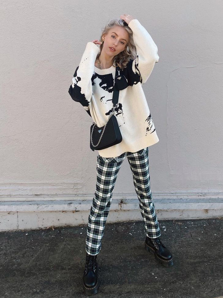 Sweater Image 10