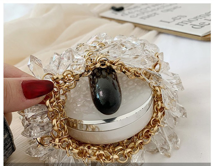 Sweet Fashion Beaded Clutch - Image 9