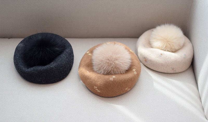 Women's Autumn and Winter Fox Fur Ball Vintage Wool Hat 1