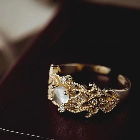 Women's Adjustable White Crystal Inlaid Ring Image 2