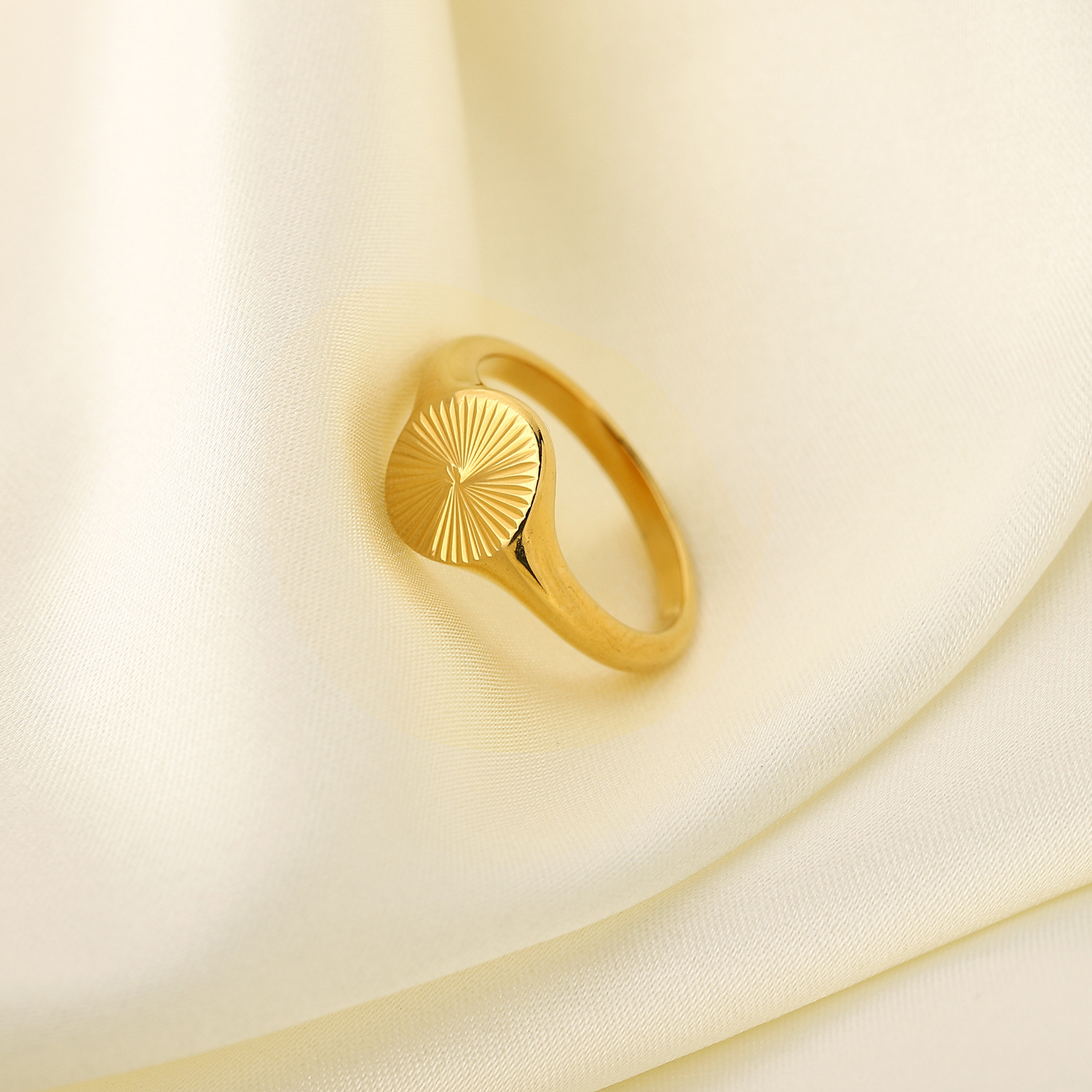 Cyna Gold Ring