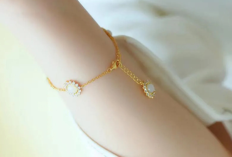 Women's Natural Hetian Jade Daisy Bracelet - Image 3