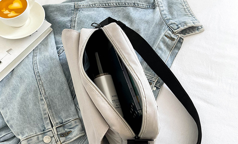 Everyday Use Messenger Bag
