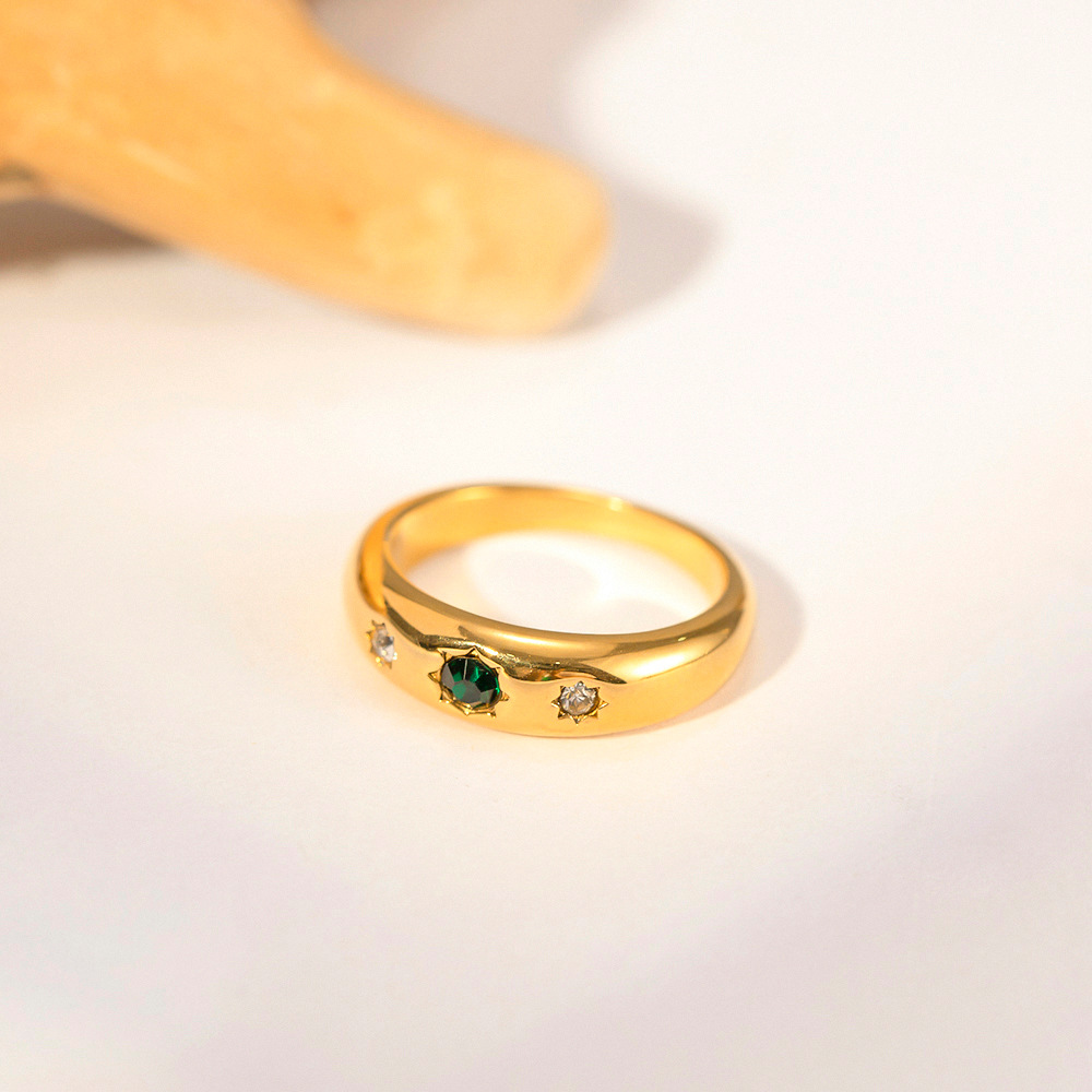 Retro Eight Awn Star Ring 3