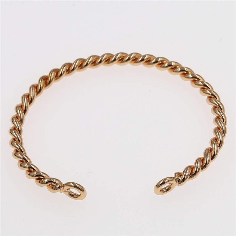 Women's Fashion Retro Twisted Bracelet Image 3