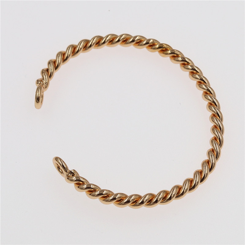Women's Fashion Retro Twisted Bracelet Image 2