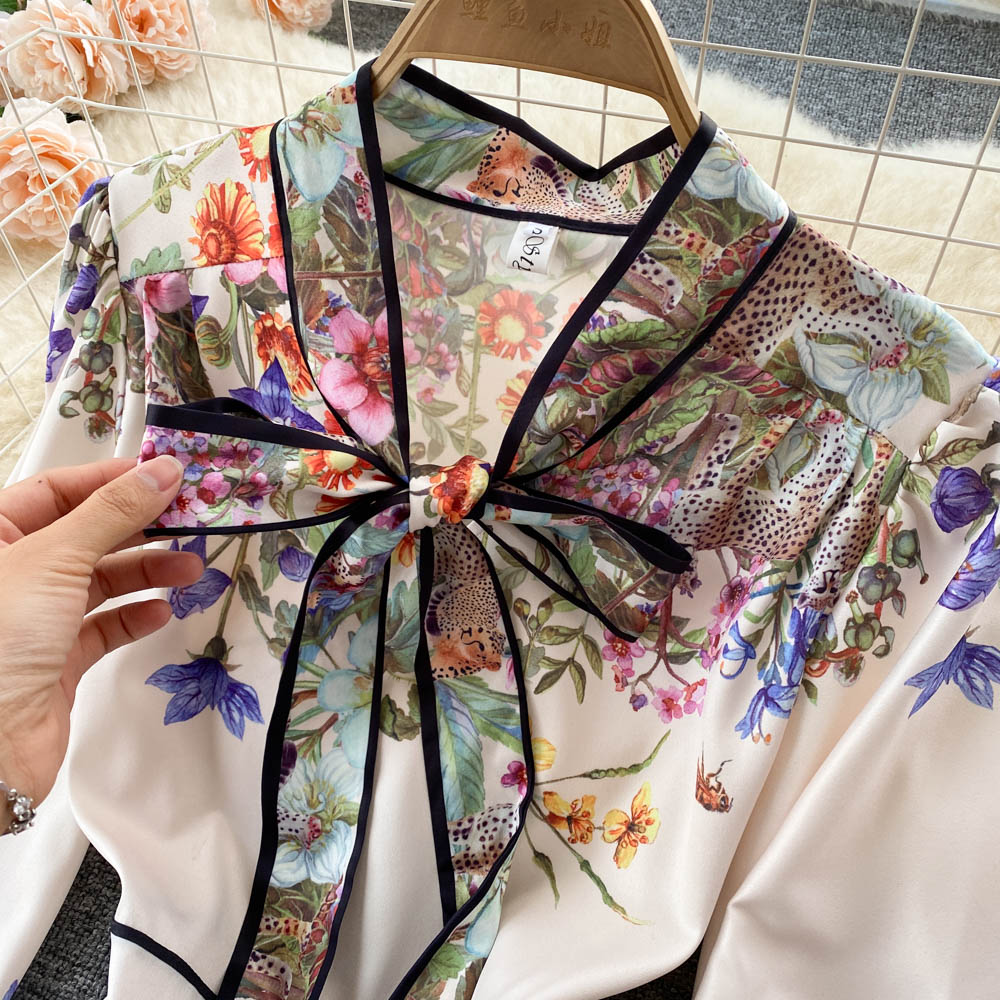 Elegant Floral Dress Image 12
