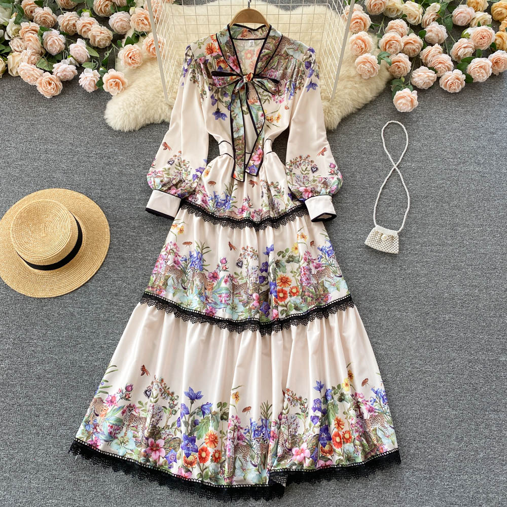 Elegant Floral Dress Image 2