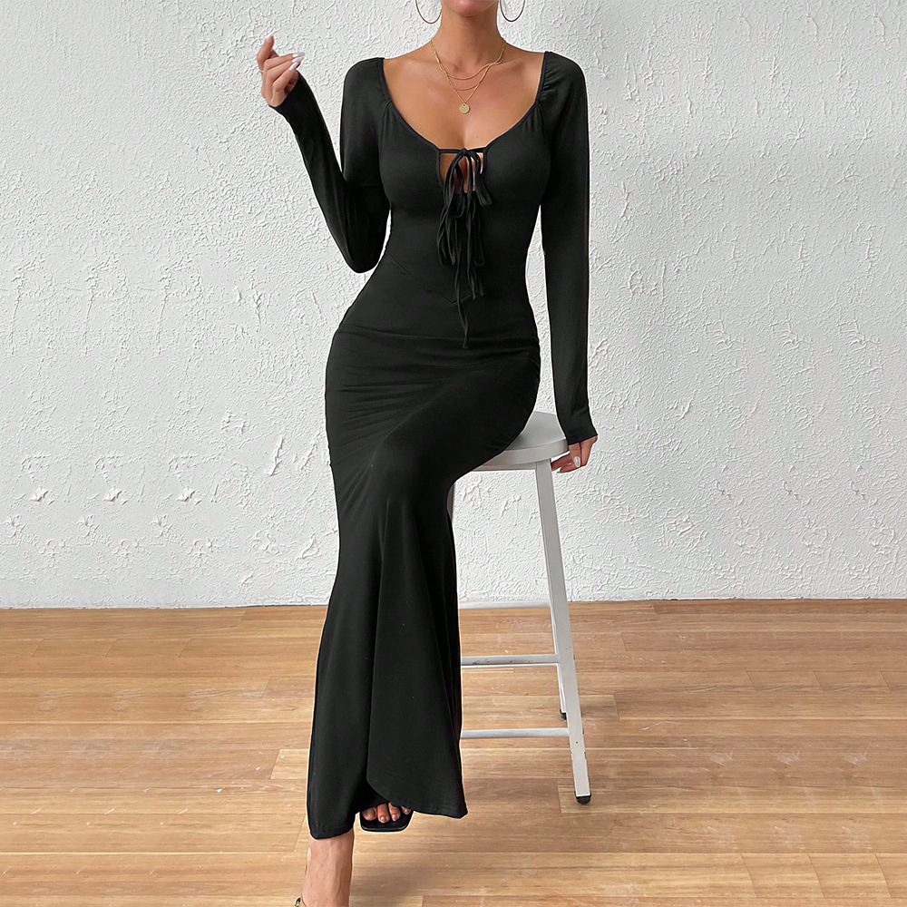 Elegant Dress Image 3