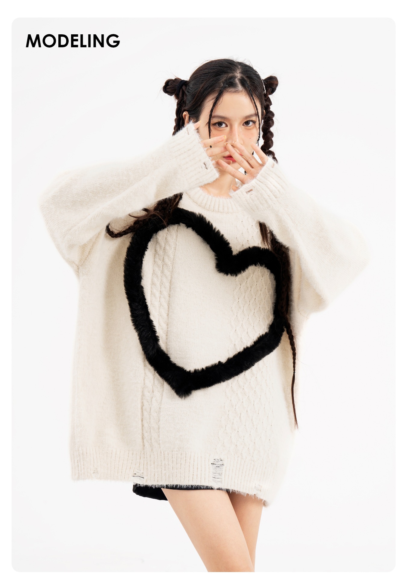 Simple Contrast Color Three-dimensional Velvet Love Sweater Image 7