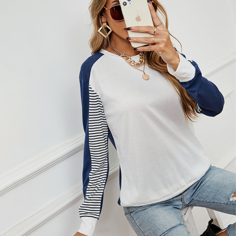 Women's Sweater Image 3