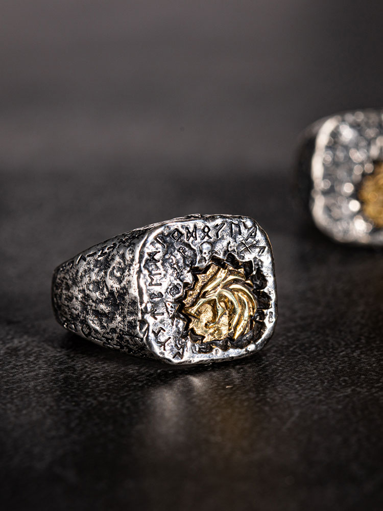 Fenrille Wolf Head Ring Design