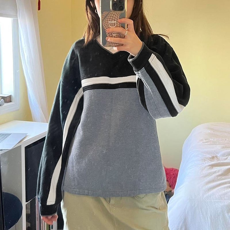 Women's Pullover Image 3