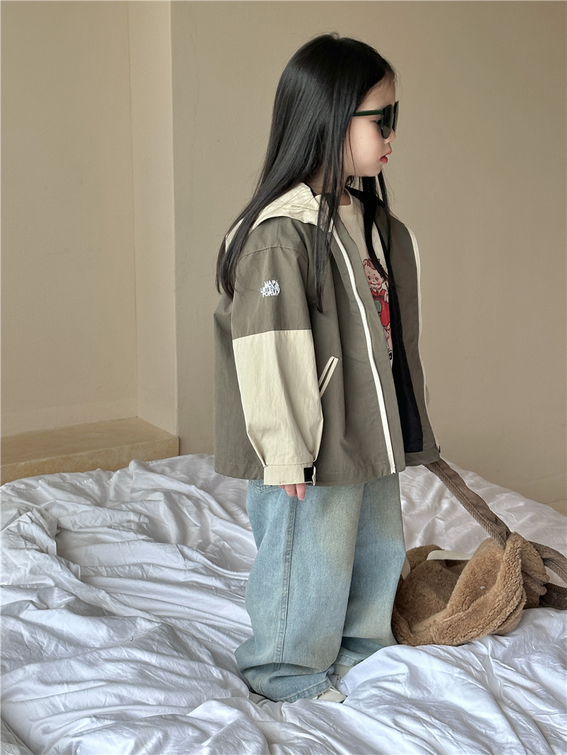 Korean Style Children's Zipper Jacket Image 4