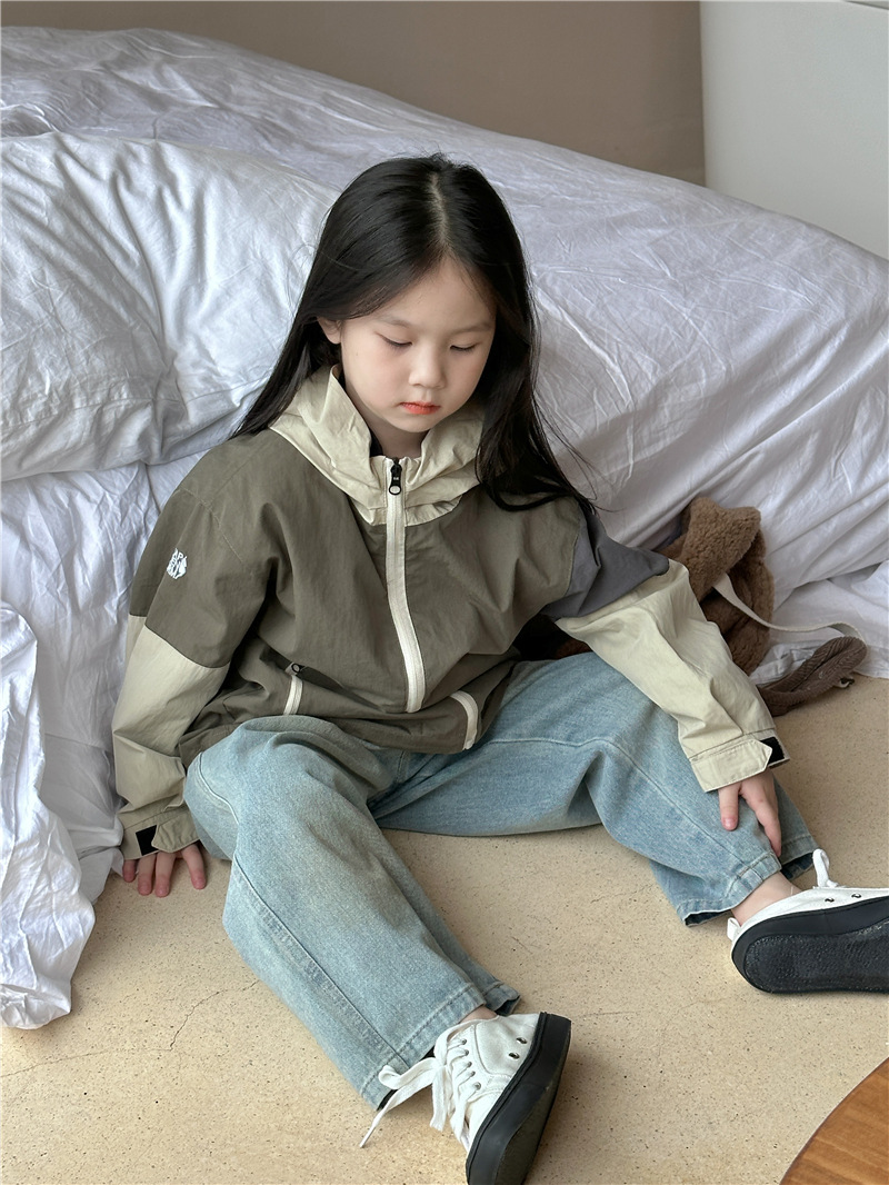 Korean Style Children's Zipper Jacket Image 5