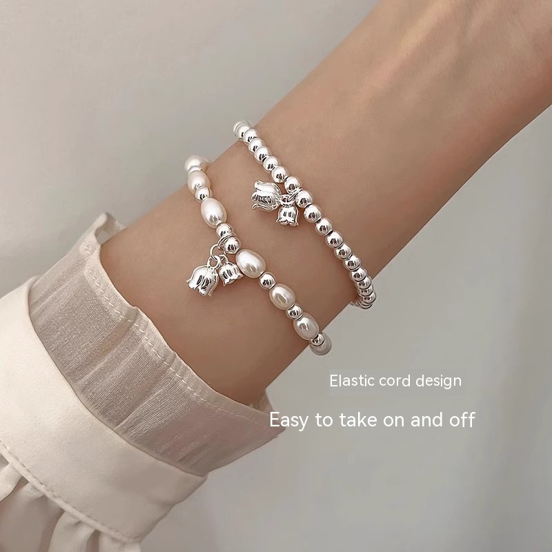 Lily Pearl Bracelet Close Up