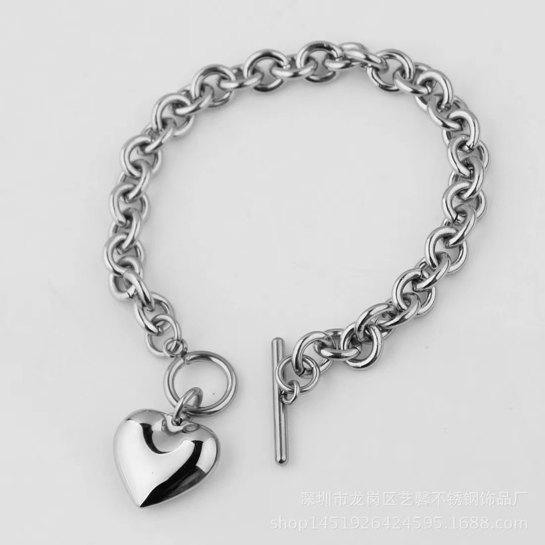 Women's Heart Pendant O-shaped Bracelet Image 4