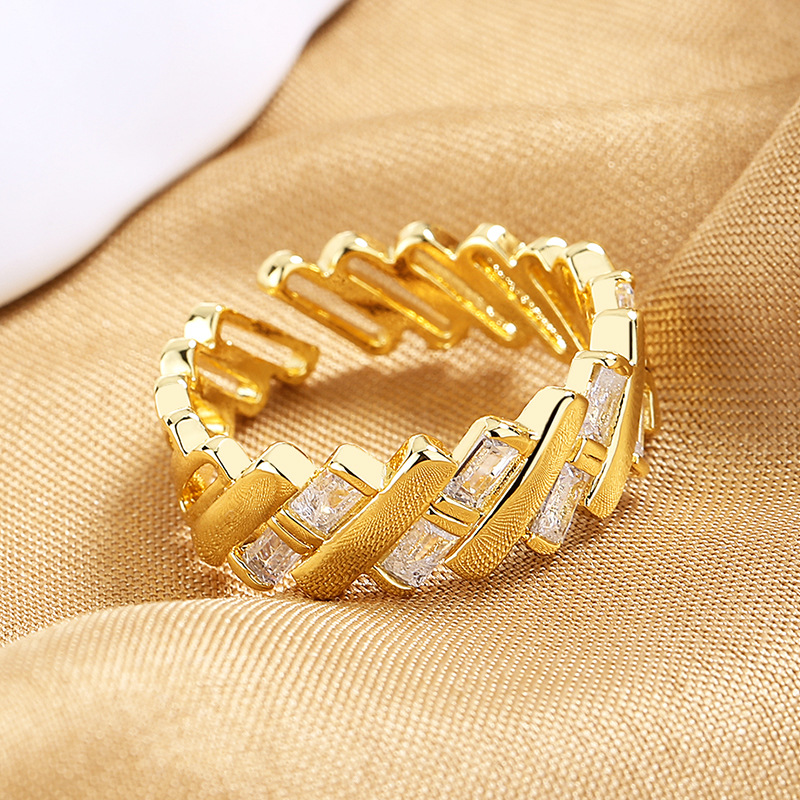 Retro Ring Female Chain Geometry 6