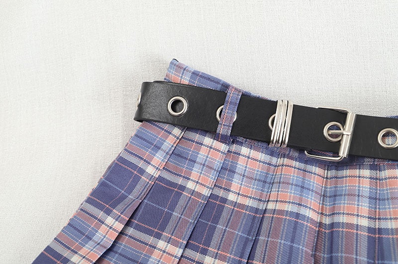 Pleated Skirt in Use