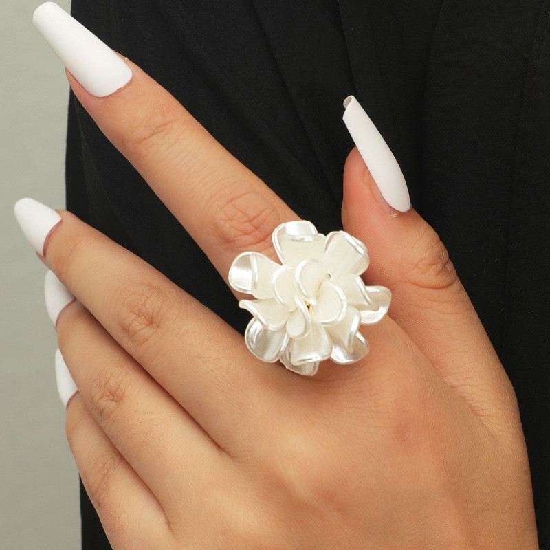 Camellia Ring Image 4