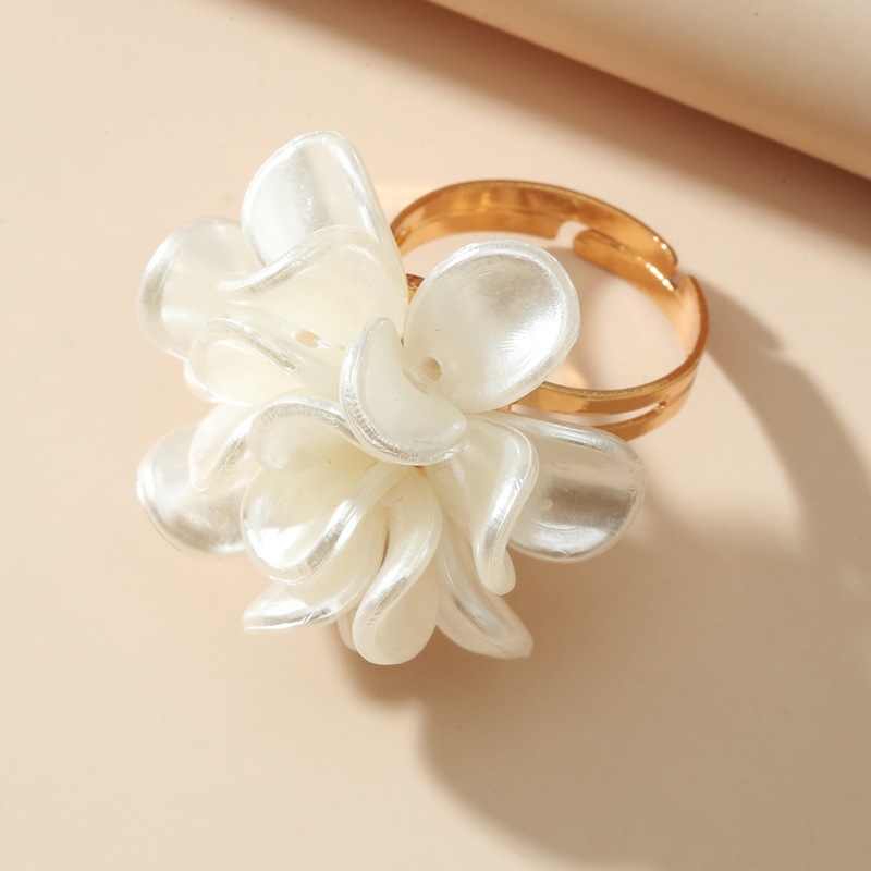 Camellia Ring Image 3