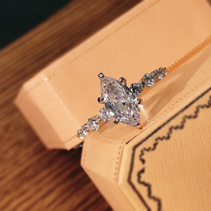 Diamond-shaped Ring 4
