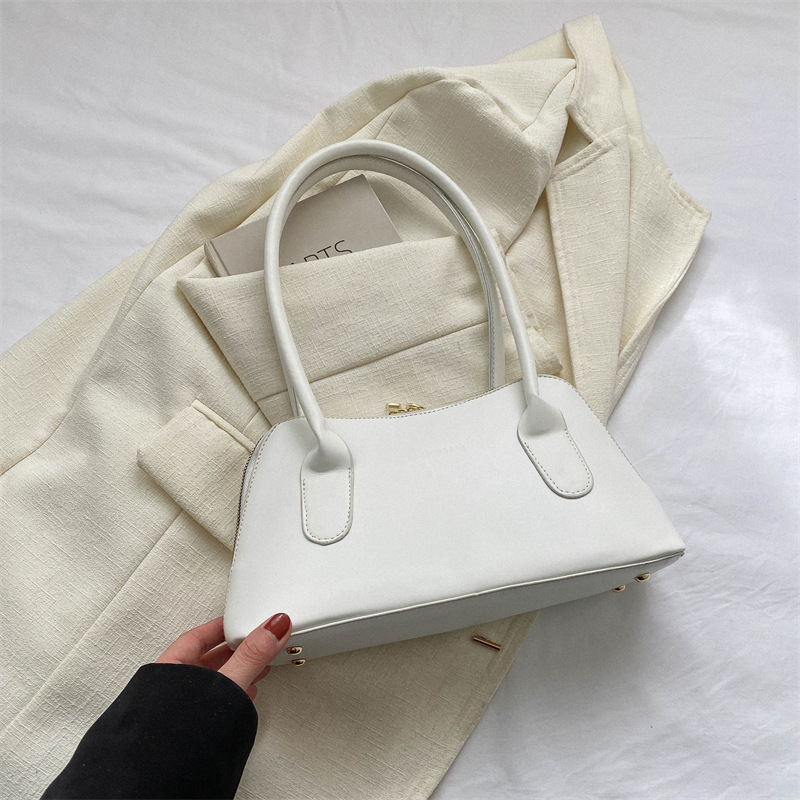 Shoulder Bag Image 3