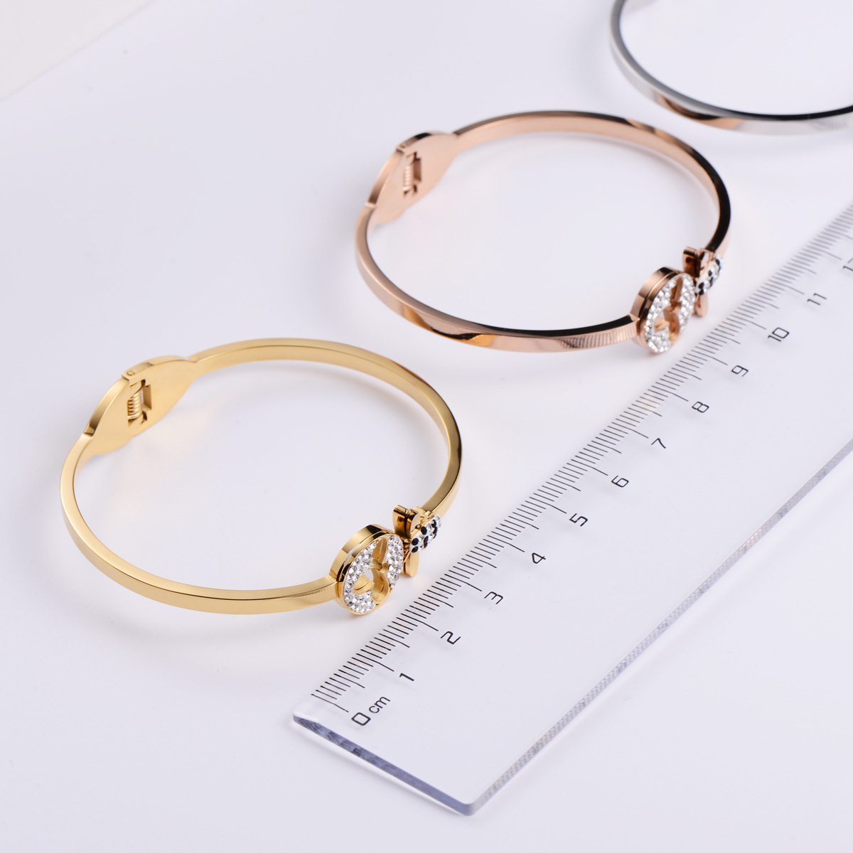 Bee Rhinestone-encrusted Bracelet Gold