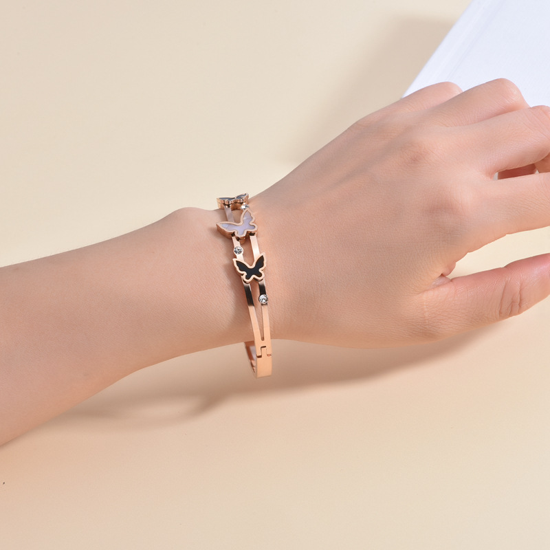 Women's Non-fading Titanium Steel Bracelet Image 4