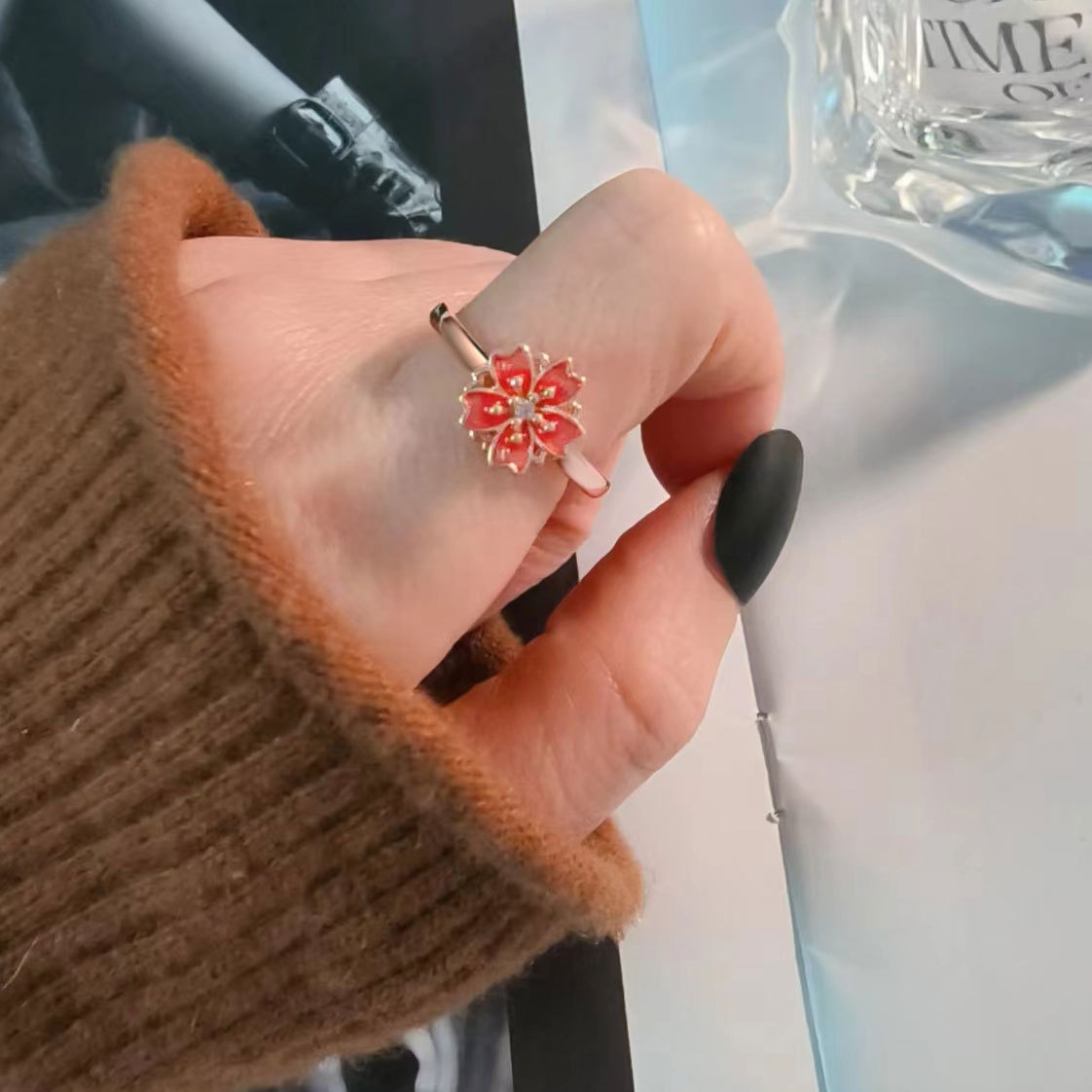 Creative Rotating Peach Blossom Ring Image 1