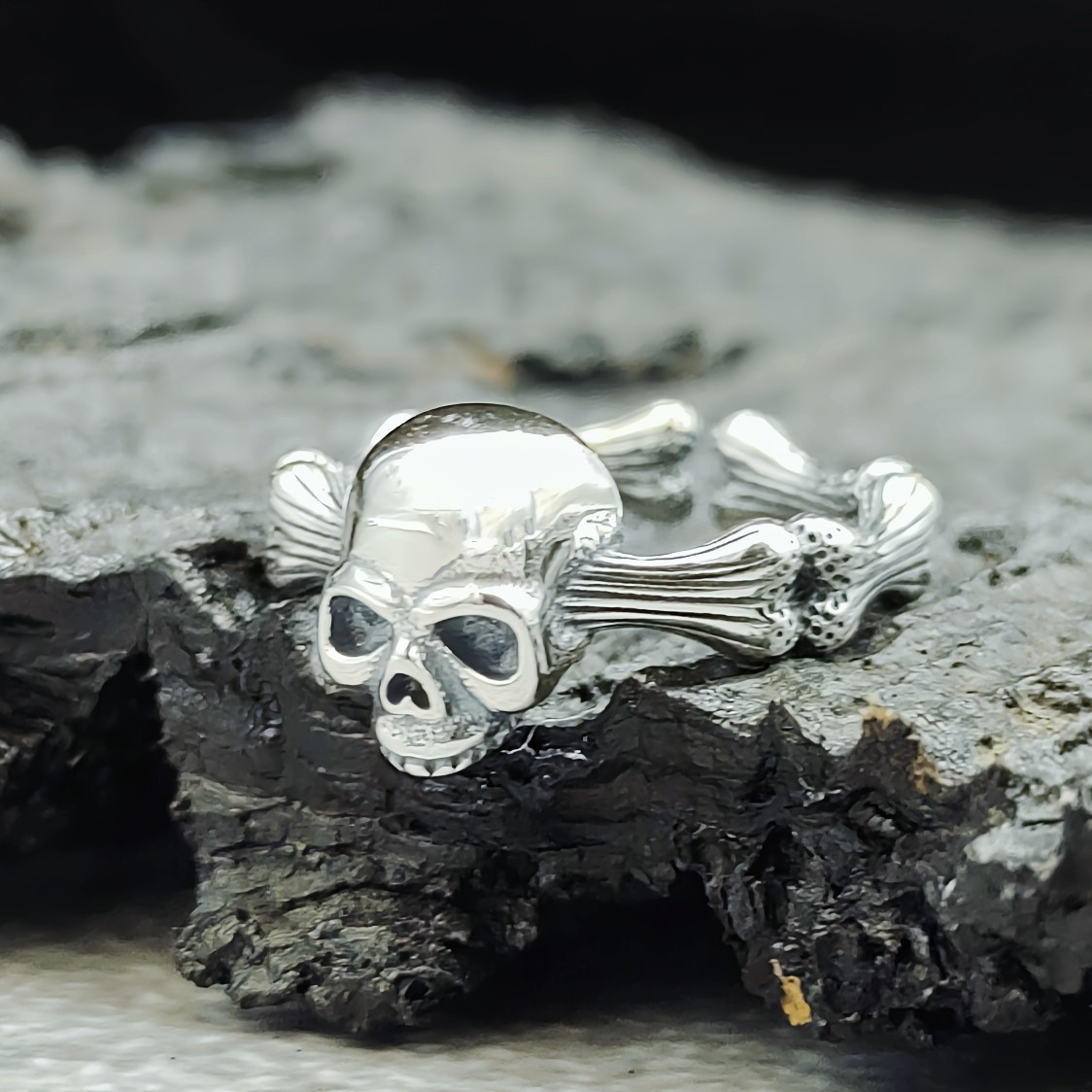 Skull Ring Image 1
