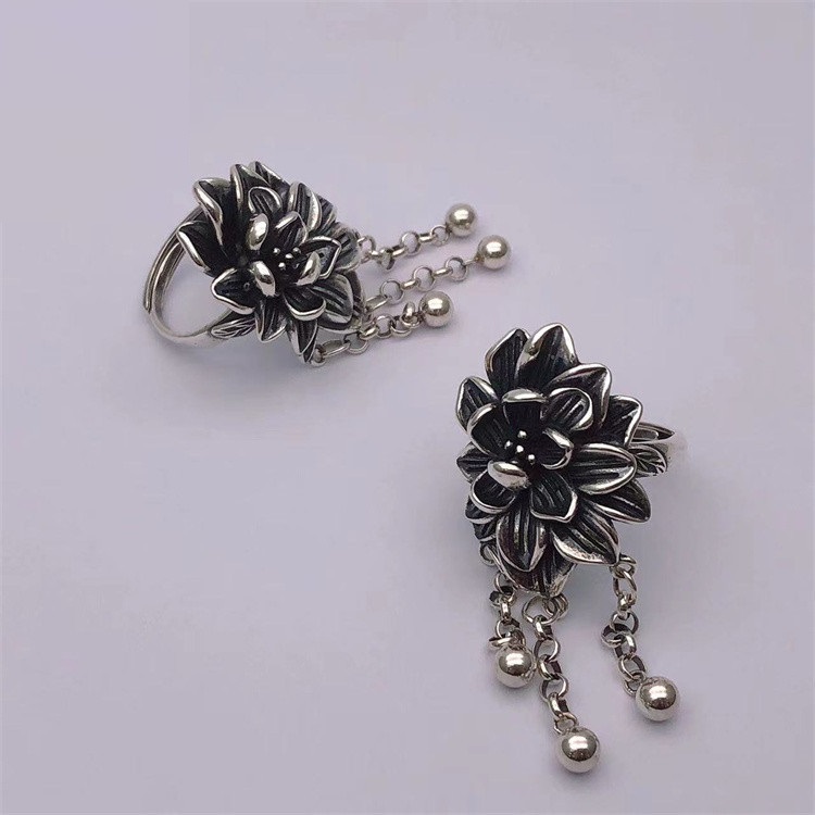 Three-dimensional Flower Ring