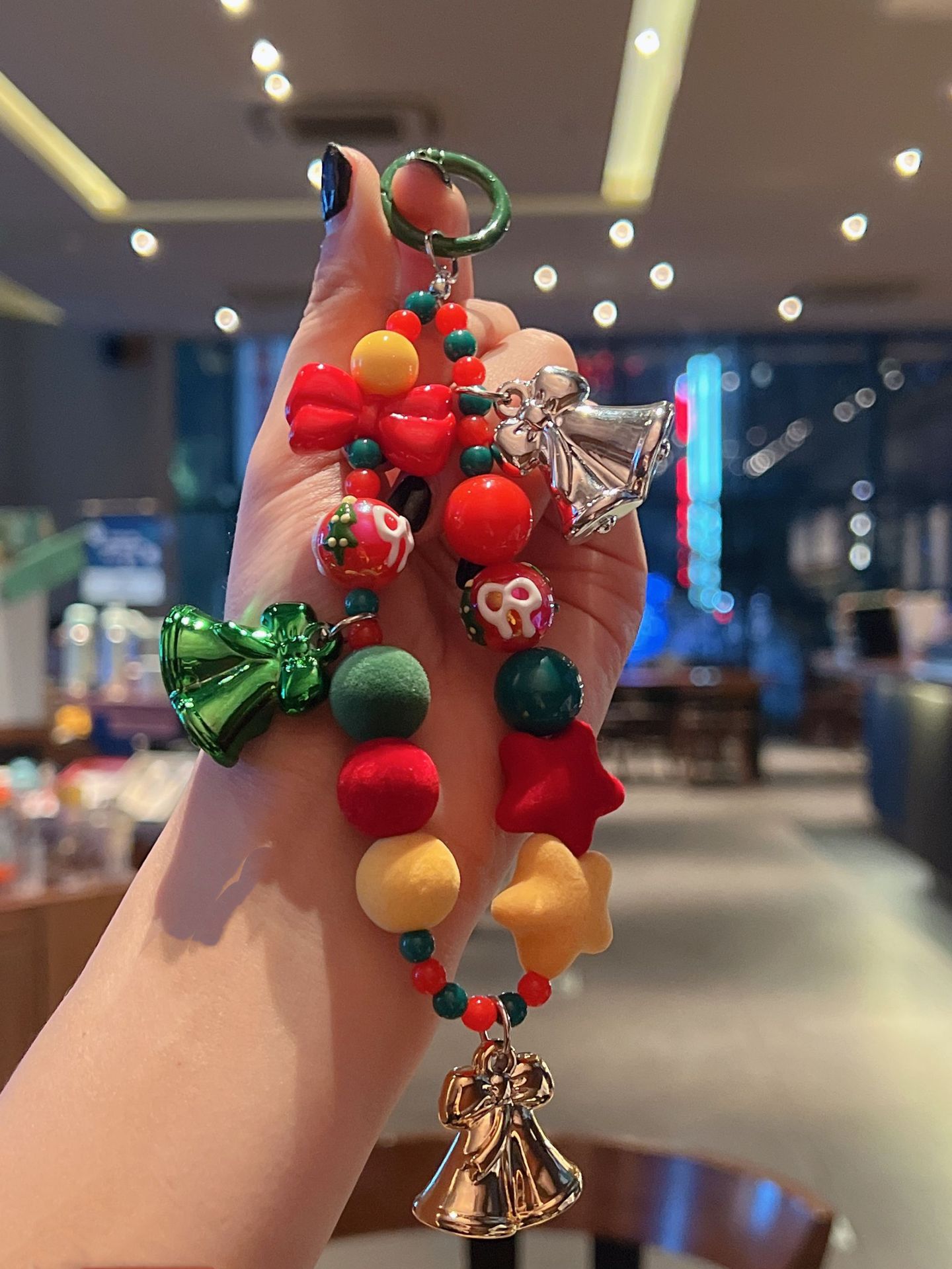 Christmas Tree Short Pendant Red