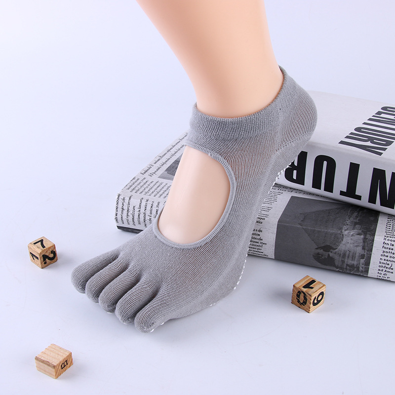 Non-slip Yoga Socks1