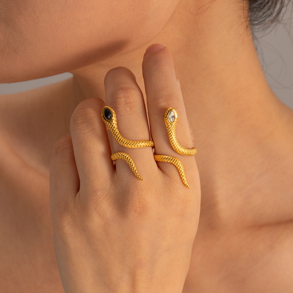 Stainless Steel Inlaid Zircon Snake Eye-catching Ring 4