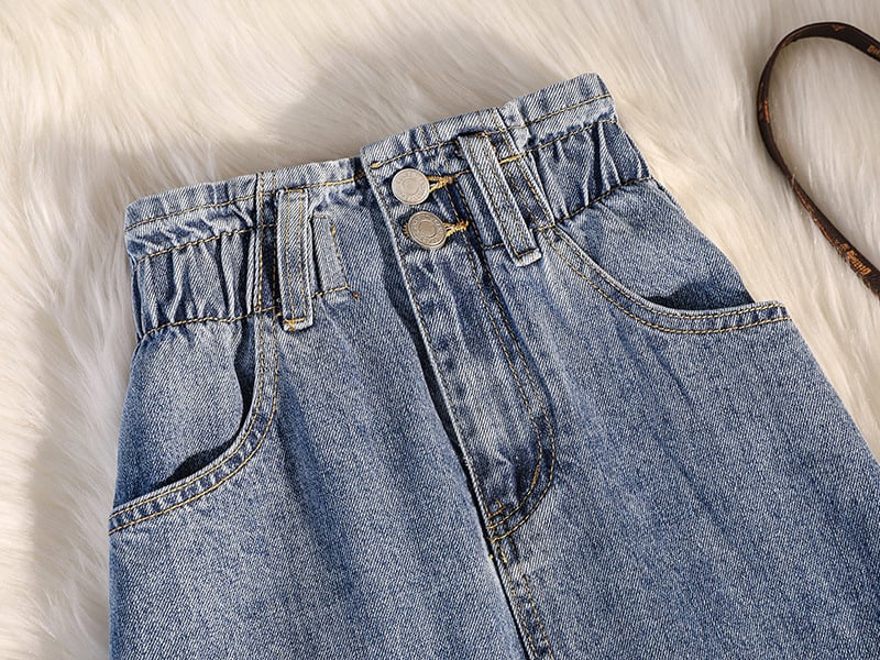 Skirt with accessories