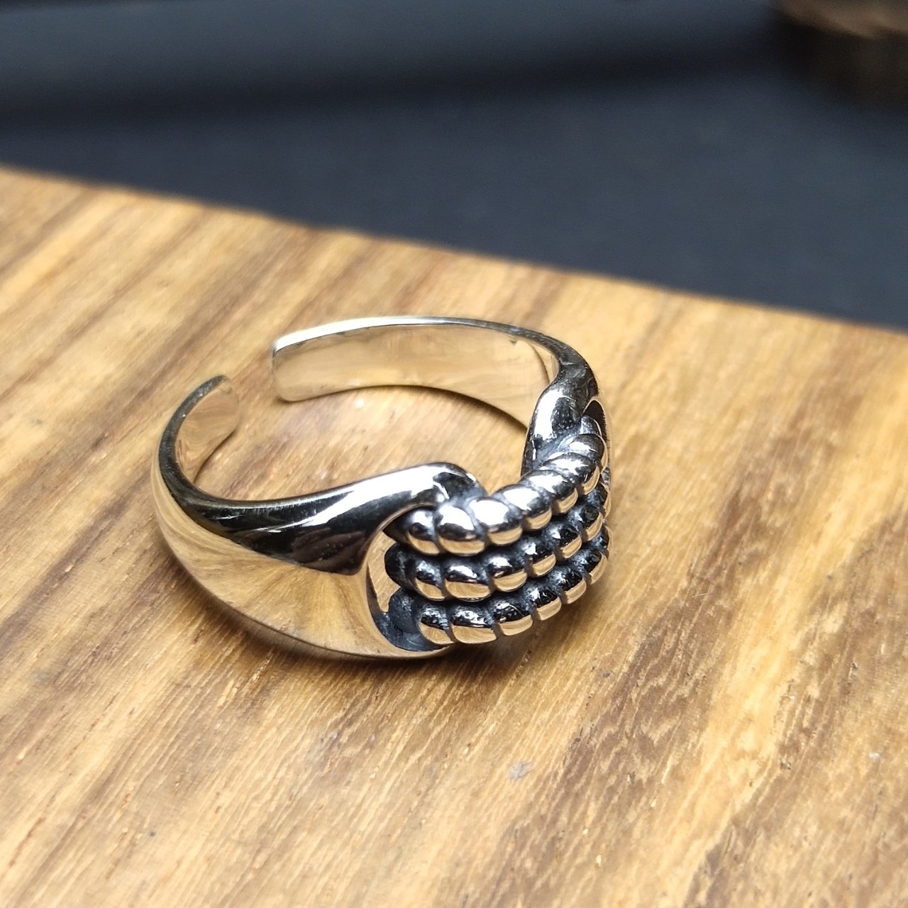 Cold Style Retro Distressed Twist Ring