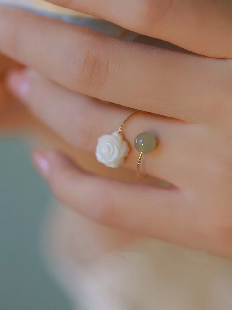 White Rose Index Finger Ring 4